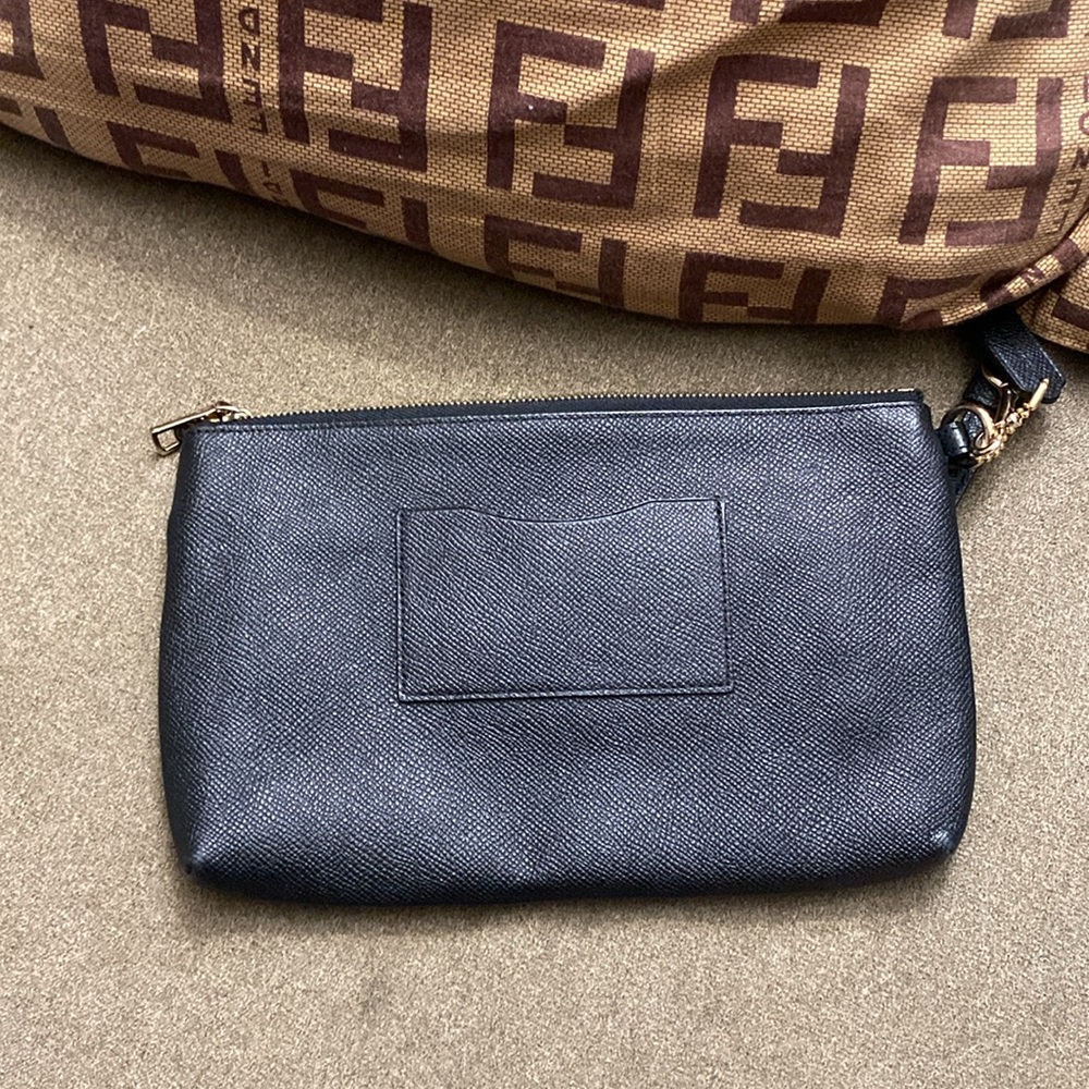 Coach wristlet - Picture 4 of 7